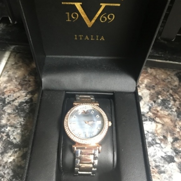 19v69 watches